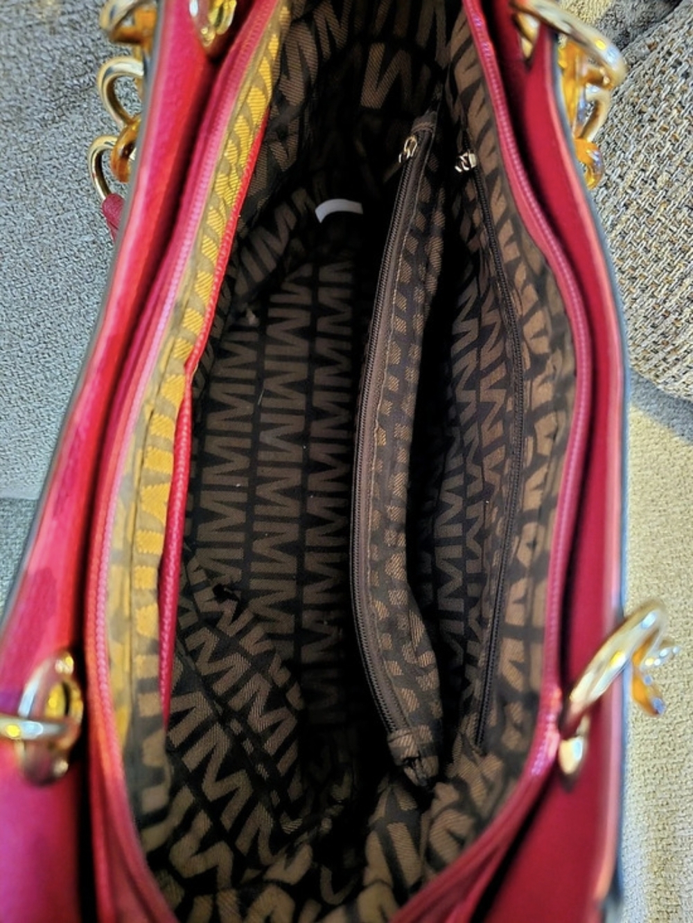 Mia K. Tote in Black & Pink Like New - Picture 4 of 8